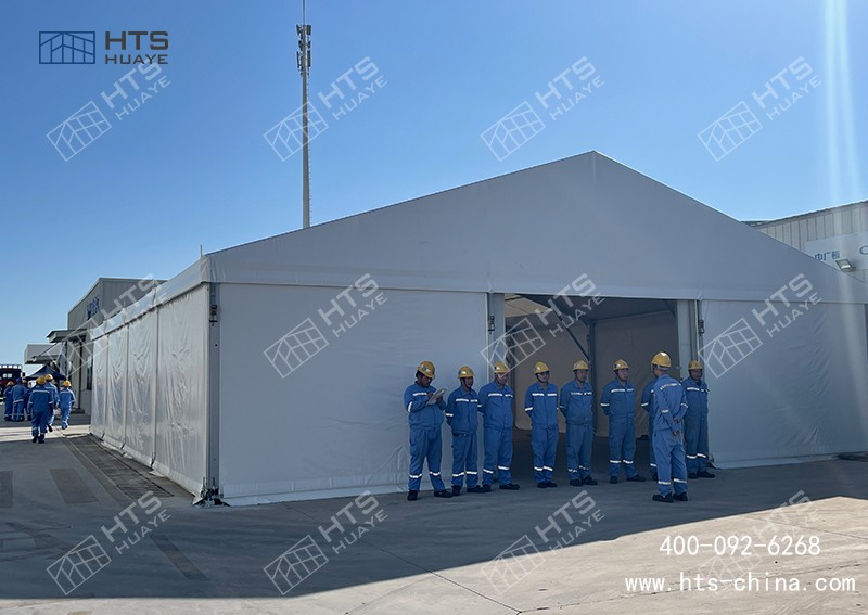 這座工業鋁合金篷房用作倉儲，因為沿海抗風11級
